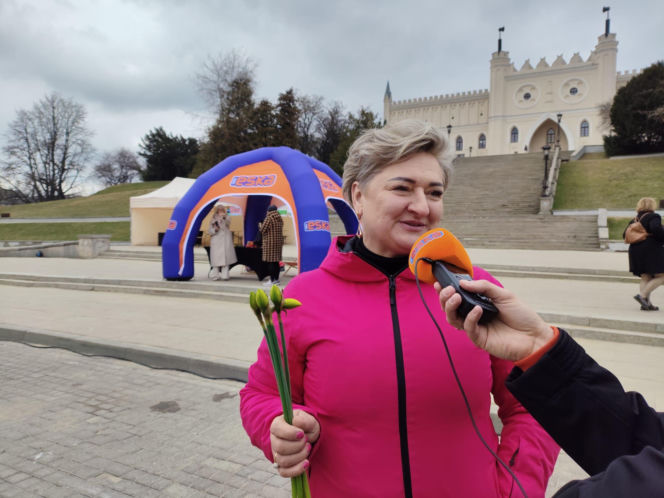 ESKA Lublin rozdawała żonkile na wiosnę