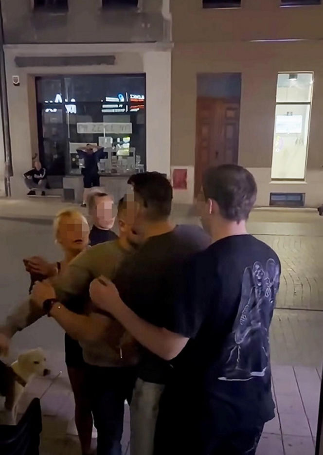 Brutalny atak na Ukraińców w centrum miasta. Policja szuka dwóch agresywnych kobiet
