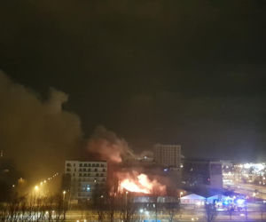 Gigantyczny pożar Lidla na Bielanach