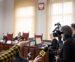 Szefowa potwór wywiozła konającego pracownika do lasu