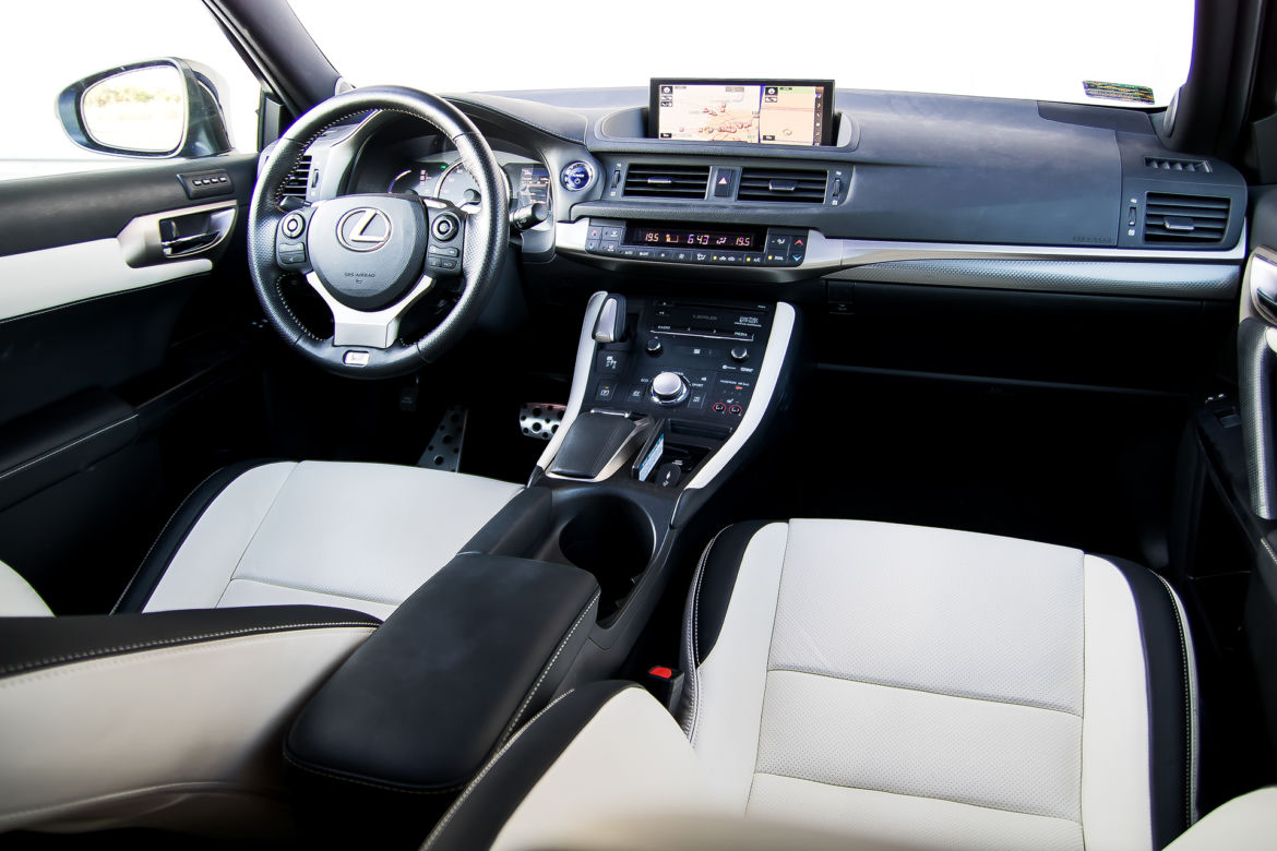 Lexus CT 200h F Sport 1.8 Hybrid 136 KM