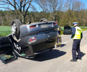 Dziękonie: Wypadek na DK65. Zderzenie toyoty z mitsubishi