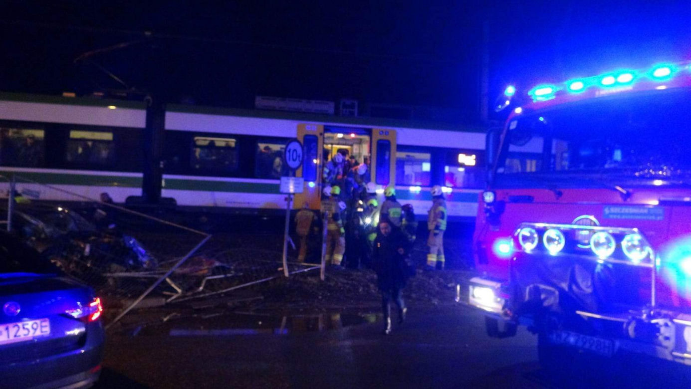 Pijany wjechał na tory w Duchnicach. Uderzył w pociąg