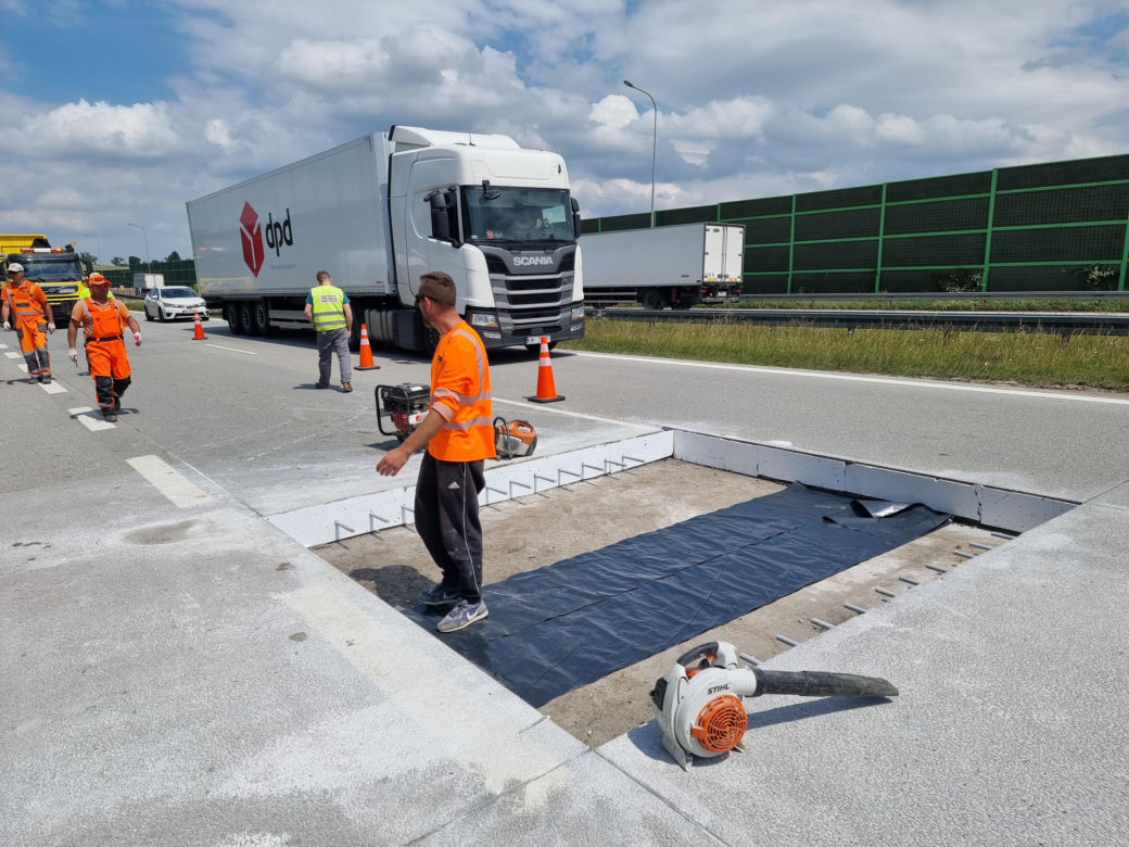 Tak naprawiano betonową nawierzchnię autostrady A1