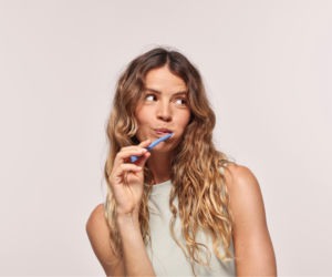 Zdrowy i biały uśmiech - nowa era wybielania zębów w domowym rytuale