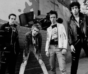 Nie chodziło o trzy akordy, a o potężny bas. Jak The Clash i PiL odnaleźli duszę punka na Jamajce?