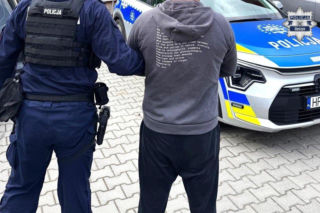 Ratowali mu życie, on ich zaatakował. Interweniowała policja