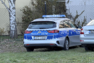 Ojciec przejechał po swojej 6-letniej córce autem. Dziecko nie żyje