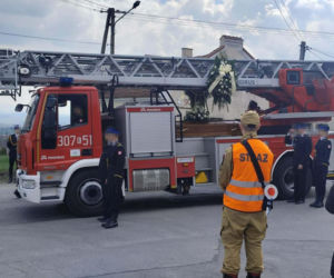 Druh Bogdan uderzył w słup jadąc do pożaru traw. Słowa księdza podczas pogrzebu wyciskają łzy