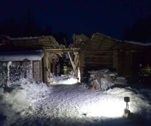 Katastrofa budowlana na Podlasiu. Dach zawalił się pod naporem śniegu [ZDJĘCIA]