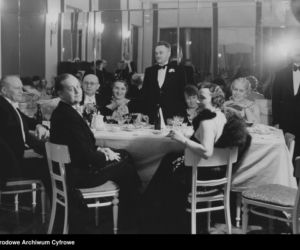 Sylwester w Warszawie sprzed lat. Tak stolica witała dawniej Nowy Rok