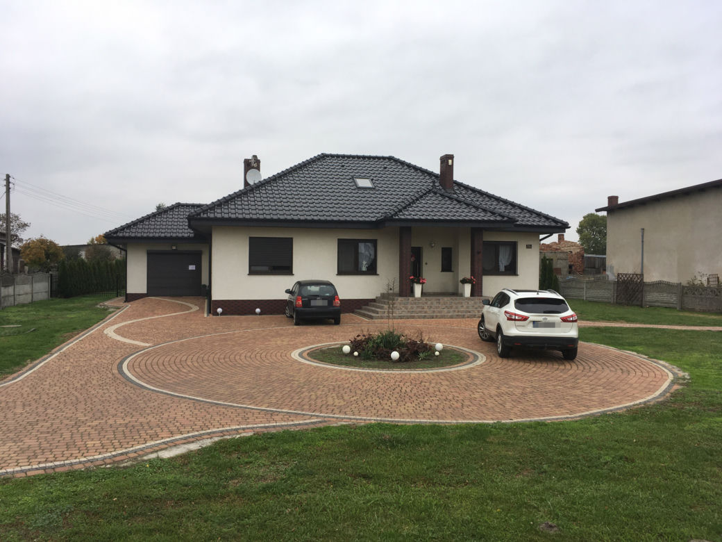 Wzorowy uczeń powiesił się w szafie