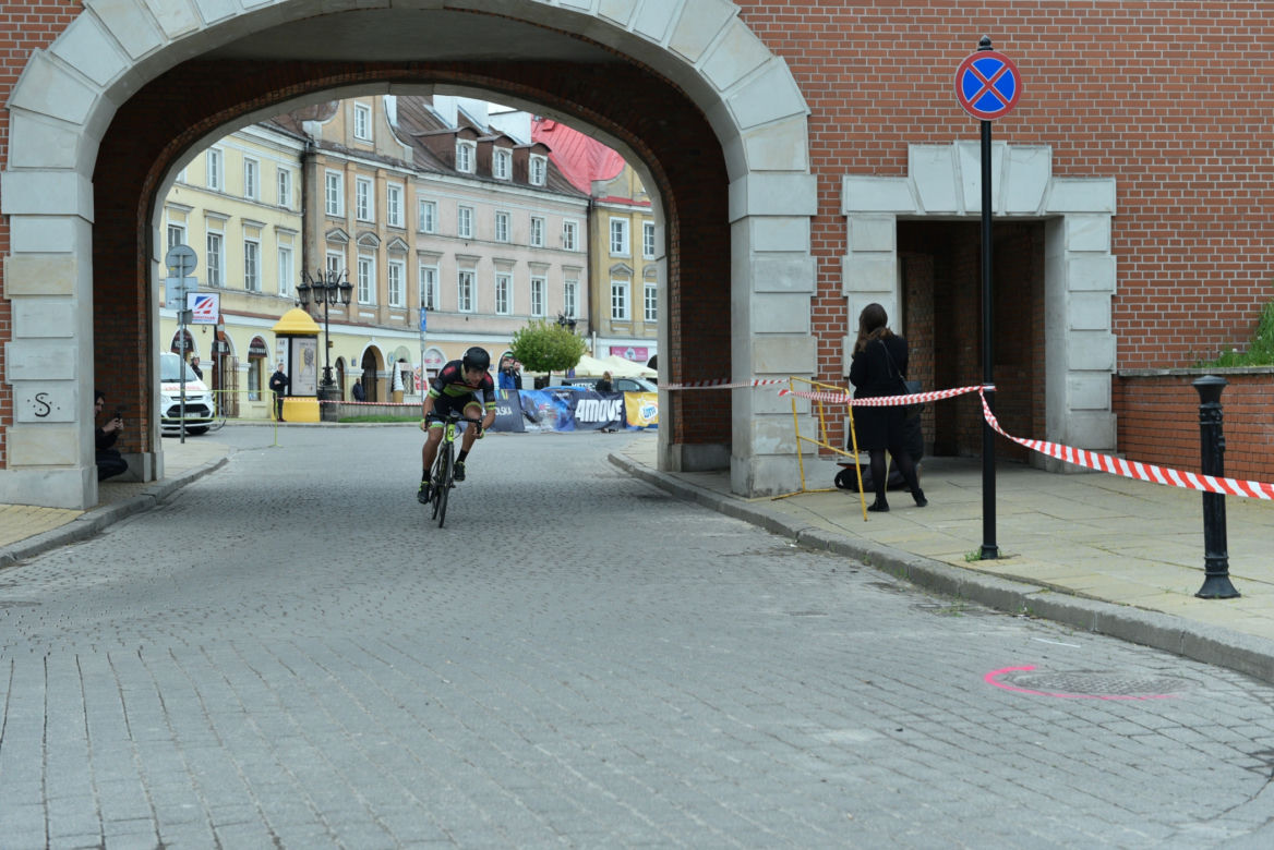 Karpacki Wyścig Kurierów. Kolarze rywalizowali pod Zamkiem