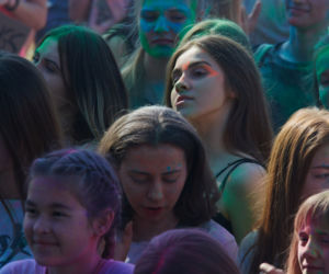 Lublin: Festiwal Kolorów 2018. Kolory Holi wystrzeliły w powietrze!