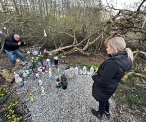 Rocznica tragedii zamieniła się w koszmar. Tajemniczy pakunek przerwał uroczystość