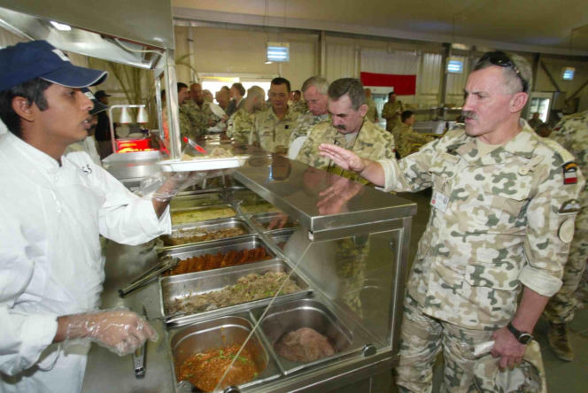 Generał Bieniek krytykuje Trumpa za słowa o polskich żołnierzach