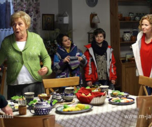 M jak miłość odc. 1058. Marek (Kacper Kuszewski), Ewa (Dominika Kluźniak), Barbara (Teresa Lipowska), Lucjan (Witold Pyrkosz), Mateusz (Krystian Domagała), Antek (Jakub Jankiewicz)