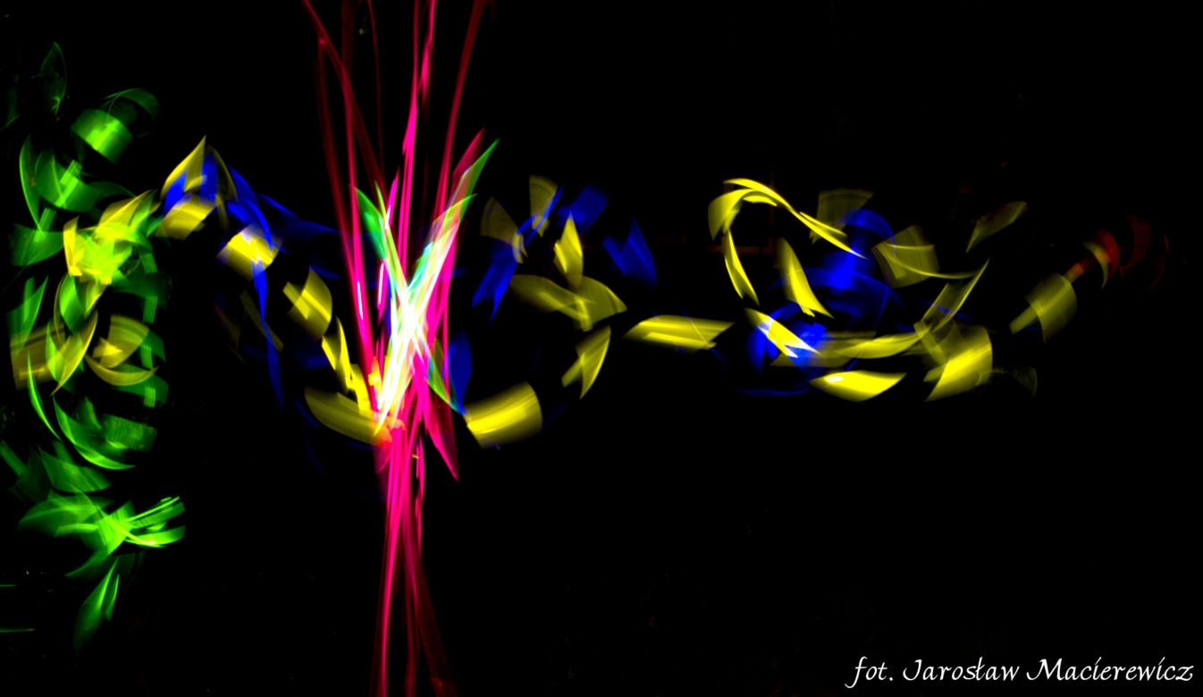 Lightpainting: Tak się maluje światłem latarki!