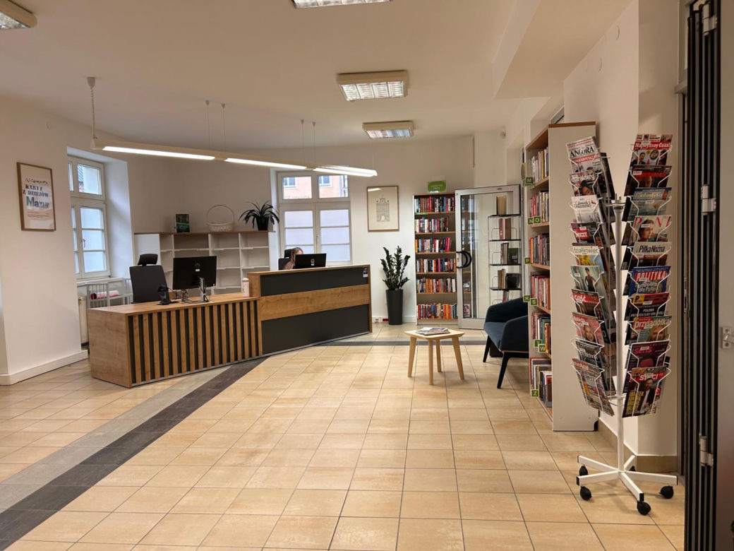 Zmiany w bibliotece wojewódzkiej w Olsztynie. Nowy wystrój przyciąga wzrok