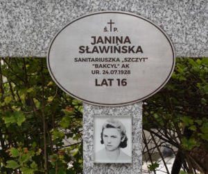 Niemcy mordowali je, bo pomagały rannym