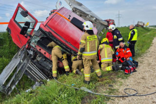 Poważny wypadek na obwodnicy Szczurowej. Zderzyły się dwie ciężarówki