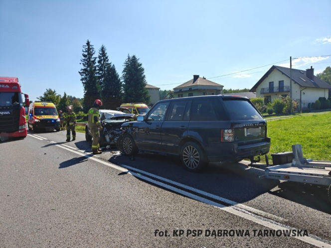 Poważny wypadek na DK 73 w Żelazówce. Dwie osoby poszkodowane i duże utrudnienia