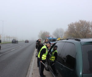 Rozbłyśnij rozsądkiem - załóż odblask - akcja policji w powiecie toruńskim