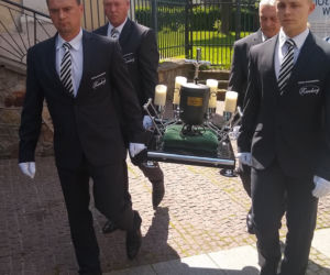 Pogrzeb Jerzego Pilcha w Kielcach. Przyjechali min. Grzegorz Turnau i Jan Nowicki	