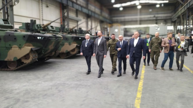 Pierwsze Borsuki wreszcie w wojsku. Szef MON: "111 Borsuków to nie jest nasze ostatnie słowo"