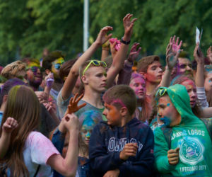 Lublin „wybuchł” kolorami! Zobaczcie zdjęcia z Holi Festival