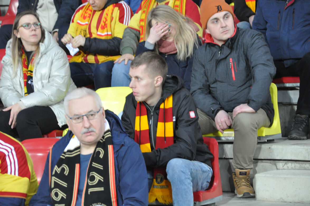 Korona Kielce - Legia Warszawa. Zdjęcia kibiców na Suzuki Arenie