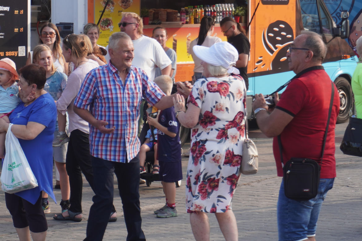 Dni Skarżyska-Kamiennej 2024. Potańcówka przed Miejskim Centrum Kultury