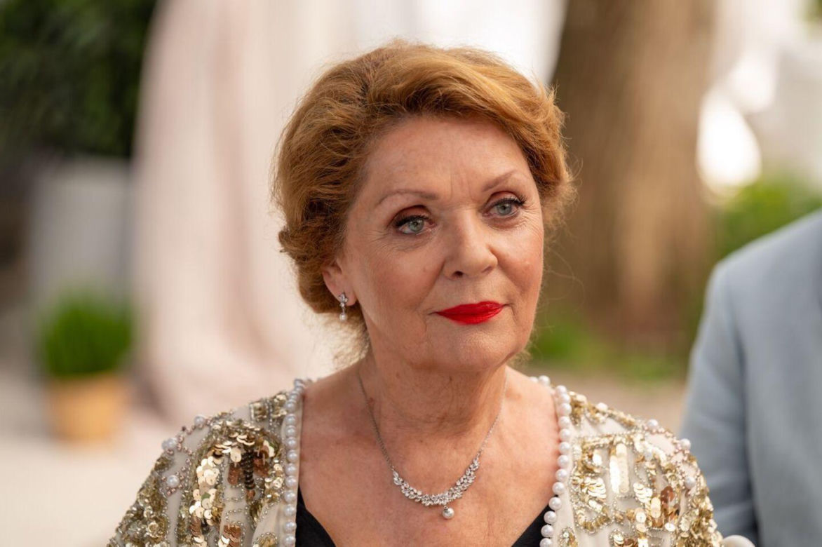 	Barwy szczęścia odc. 3135.  Józefina Rawiczowa (Elżbieta Jarosik)	