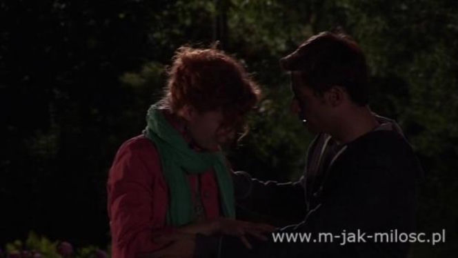 M jak MIŁOŚĆ, odc. 938.  Ewa Kolęda (Dominika Kluźniak) i Marek Mostowiak (Kacper Kuszewski)