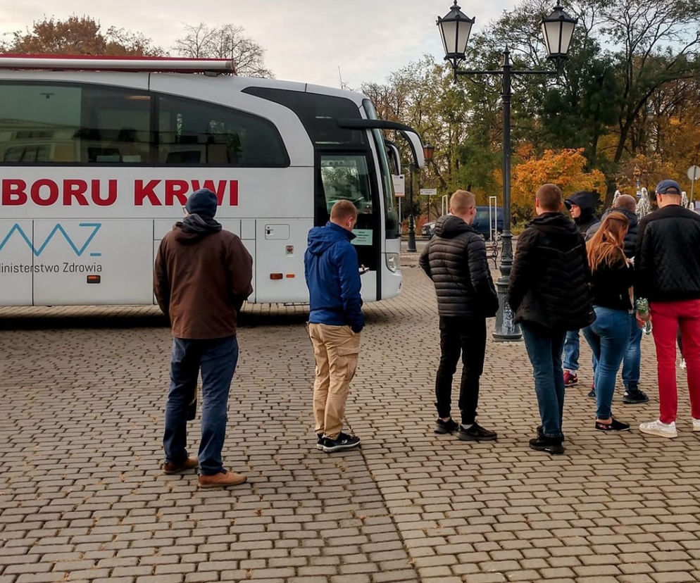Młodzieszyn. Andrzej walczy o życie! Brat 34-latka prosi o krew i mówi o powikłaniach po koronawirusie