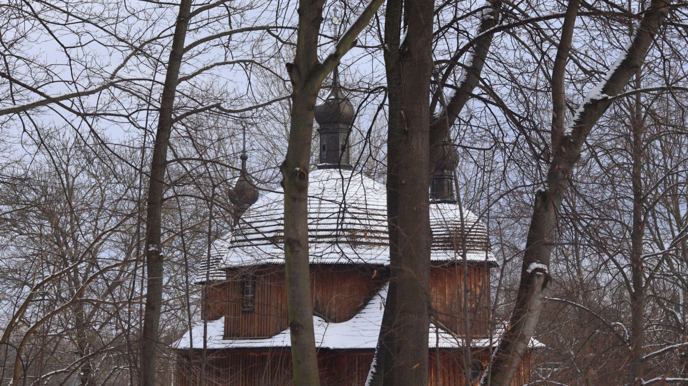 Cicho i wszędzie biało. Tak prezentuje się skansen w Lublinie w zimowej odsłonie! [GALERIA]