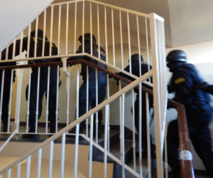 Terrorysta w szkole w Jarocinie. Na szczęście to tylko ćwiczenia
