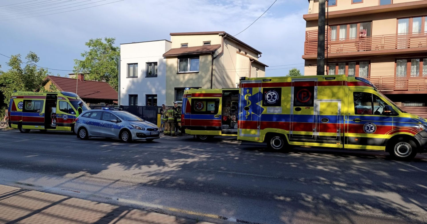 Rąbnął w ogrodzenie zabił pasażerkę
