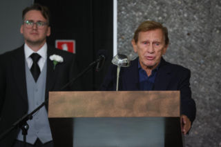 Jan Englert na pogrzebie Jana Frycza