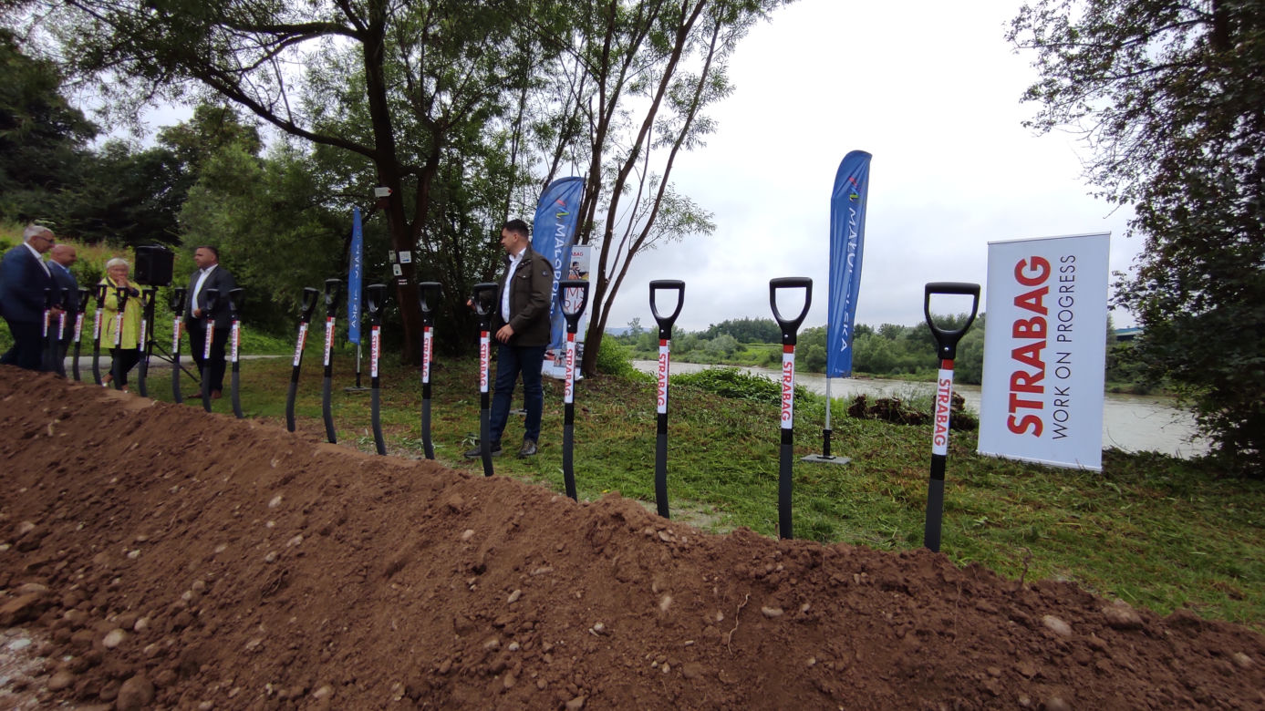 Rozpoczęła się budowa kolejnego odcinka EuroVelo11 z Łukanowice do Wróblowic