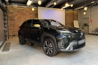 Tyle pali nowa Toyota Yaris Cross. Crossover jeździ o kropelce