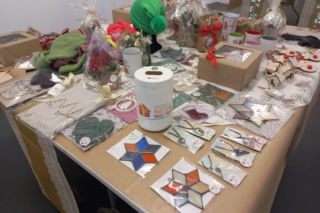 ​Z każdym dniem wybór jest coraz mniejszy. W Galerii MBWA w Lesznie trwa Kiermasz Świąteczny