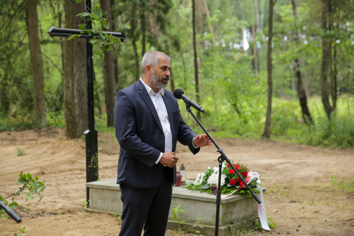 Masowe groby z prochami ofiar KL Soldau. Przerażające odkrycie w lesie białuckim! [ZDJĘCIA]