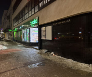 Zginął mały chłopiec. W miejscu tragedii zapłonęły znicze. Warszawa wstrząśnięta wypadkiem na Grochowskiej