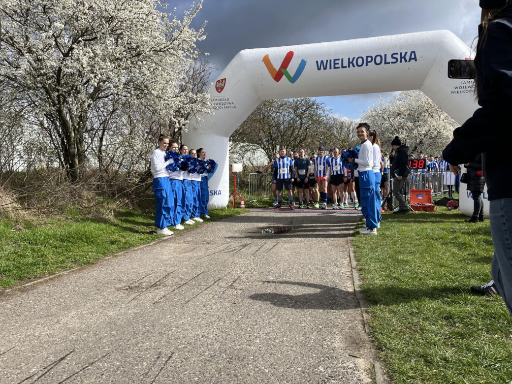 Kibolska Dycha 2024. Wyjątkowy bieg kibiców Lecha Poznań