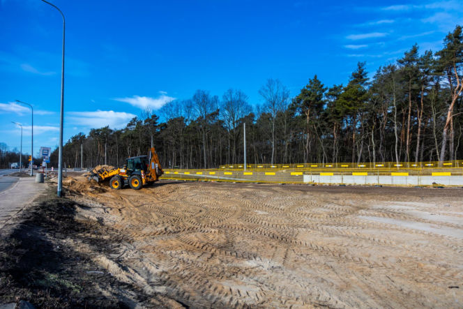 Budowa tunelu pod torami przy PKP Warszawa Wesoła