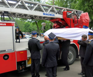 Białystok. Pogrzeb ogniomistrza Przemysława Piotrowskiego (+26 l.)