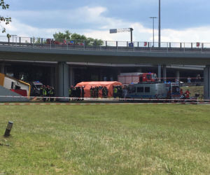 Autobus wypadł z wiaduktu. Są ranni i ofiary śmiertelne