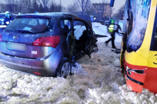 Marki: samochód zderzył się z autobusem komunikacji miejskiej. Są ranni 