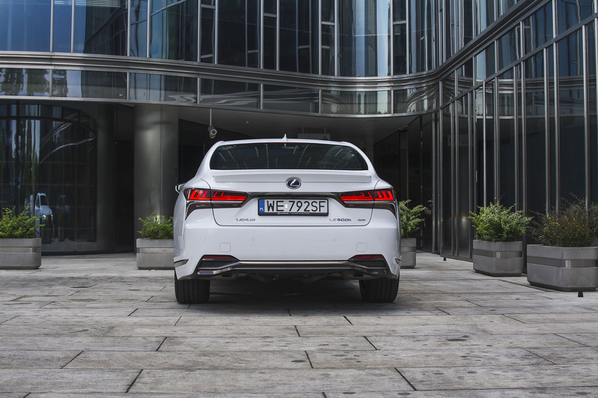 Lexus LS500h F-Sport